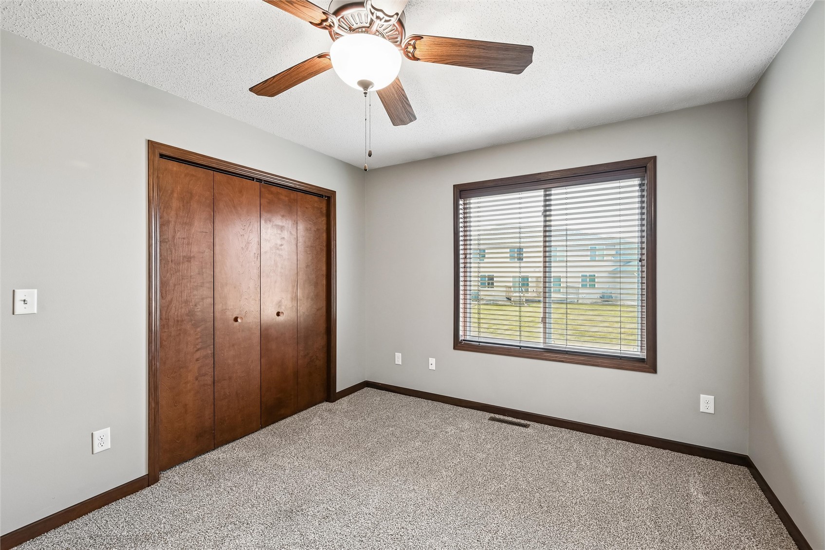953 Acacia Drive NE Cedar Rapids IA 52402