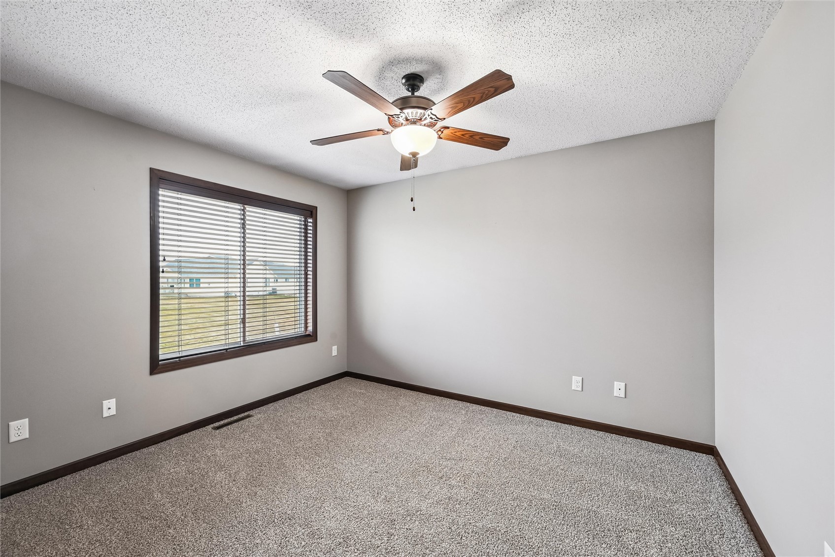 953 Acacia Drive NE Cedar Rapids IA 52402