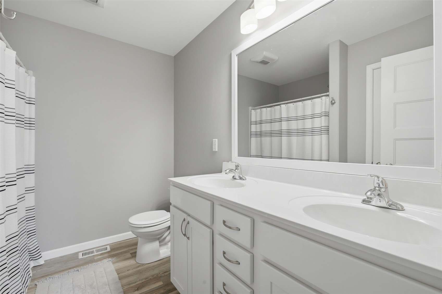 1421 Applewood Drive Fairfax IA 52228