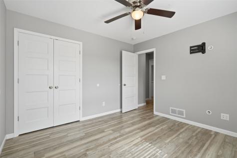 1421 Applewood Drive Fairfax IA 52228