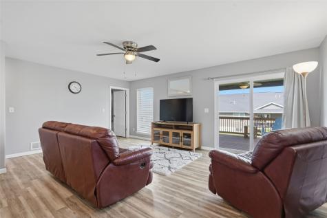 1421 Applewood Drive Fairfax IA 52228