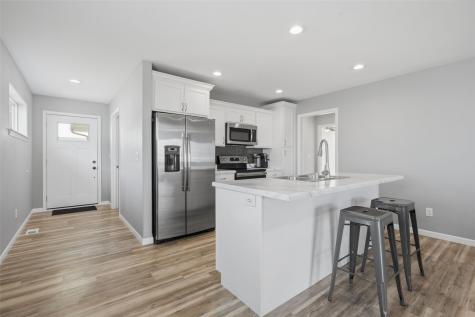 1421 Applewood Drive Fairfax IA 52228
