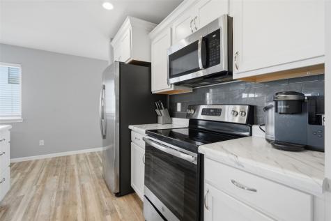 1421 Applewood Drive Fairfax IA 52228