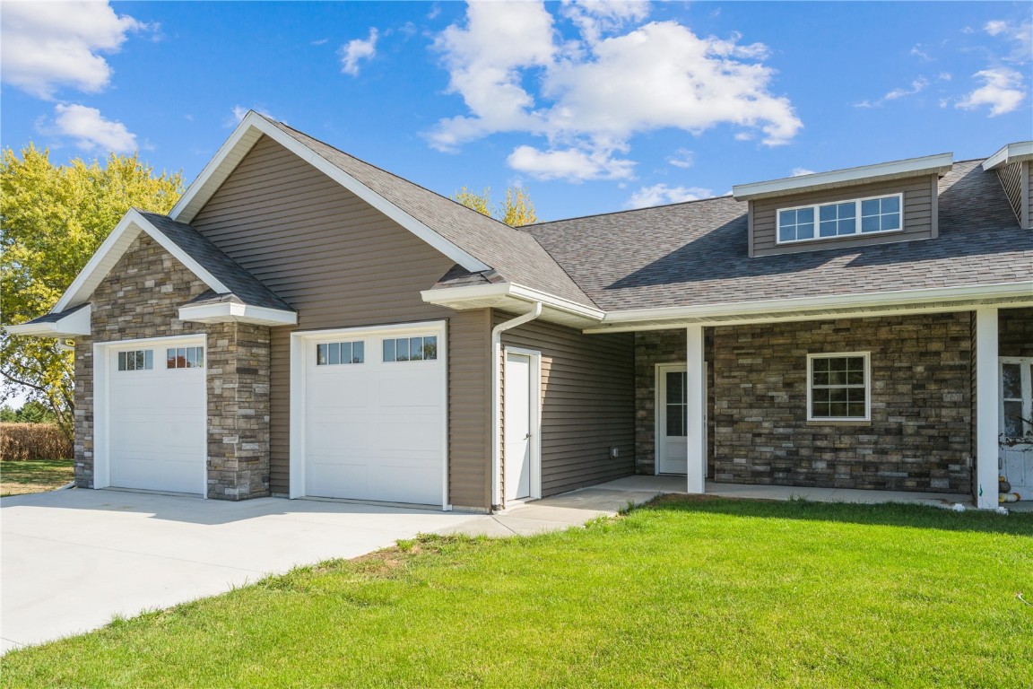 445 1st Street N Winthrop IA 50682