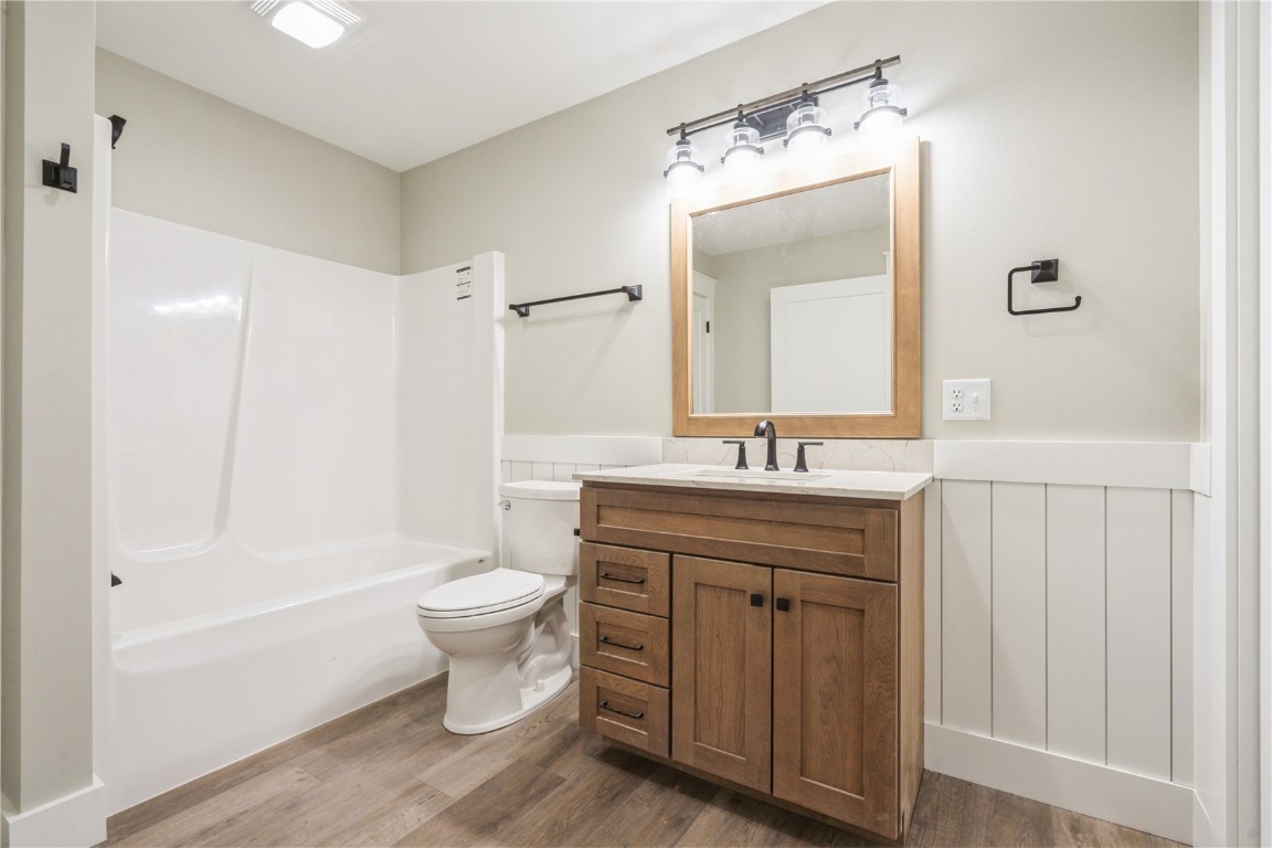 445 1st Street N Winthrop IA 50682