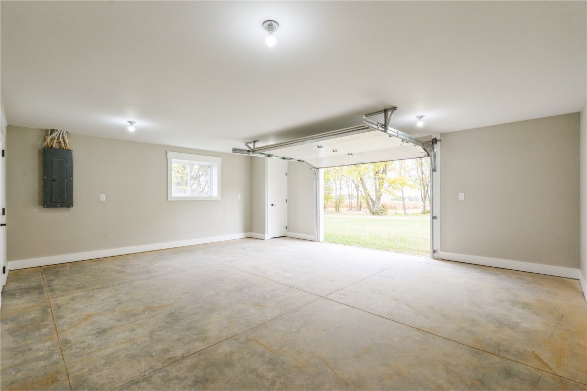 445 1st Street N Winthrop IA 50682