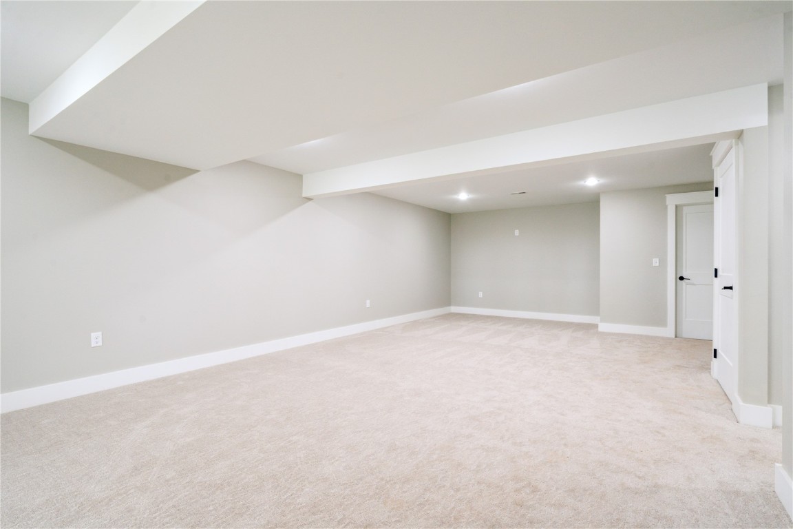 445 1st Street N Winthrop IA 50682