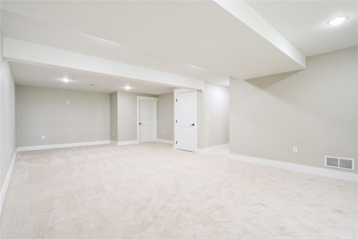 445 1st Street N Winthrop IA 50682