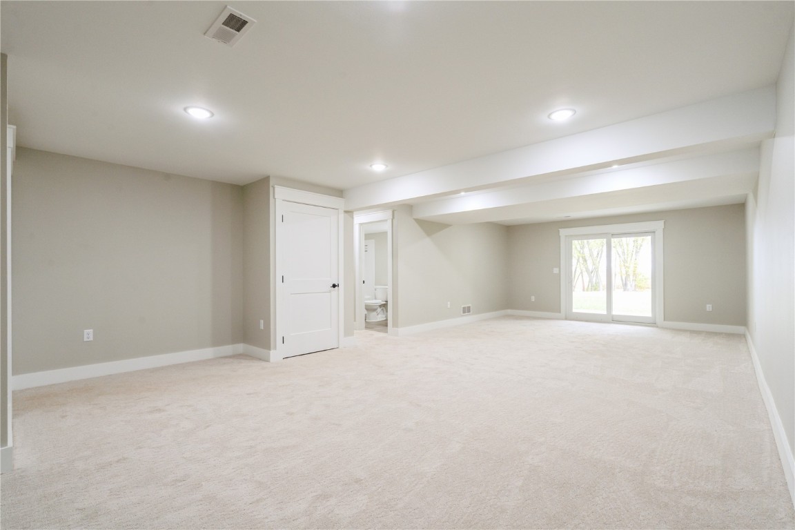 445 1st Street N Winthrop IA 50682