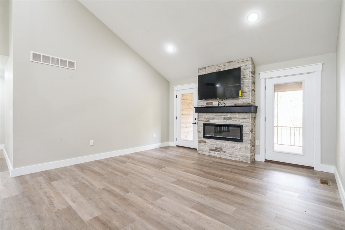445 1st Street N Winthrop IA 50682