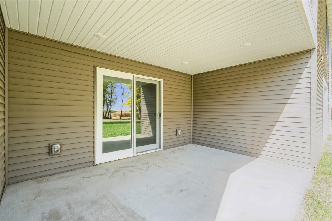 445 1st Street N Winthrop IA 50682