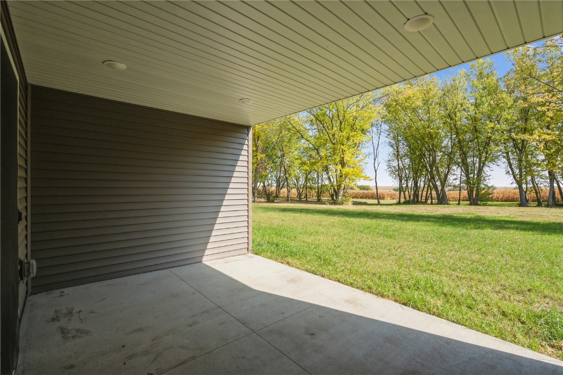 445 1st Street N Winthrop IA 50682