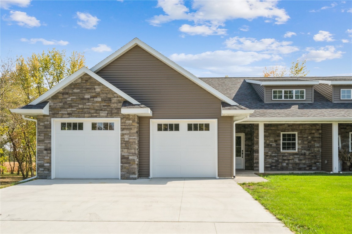 445 1st Street N Winthrop IA 50682