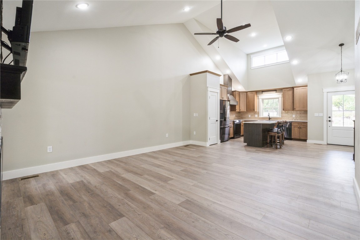 445 1st Street N Winthrop IA 50682