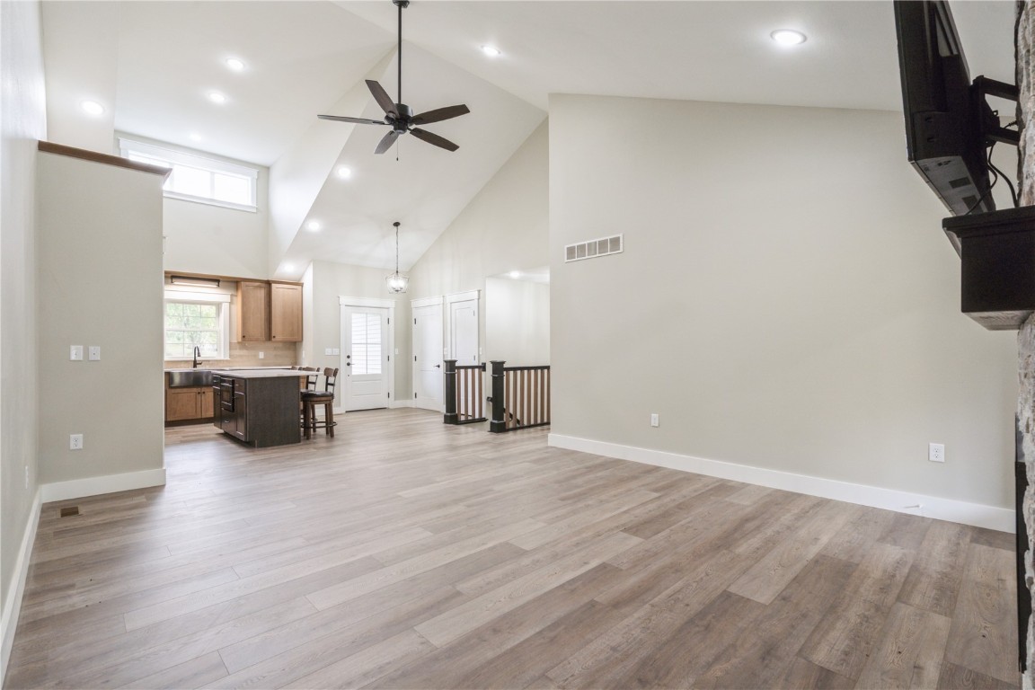 445 1st Street N Winthrop IA 50682
