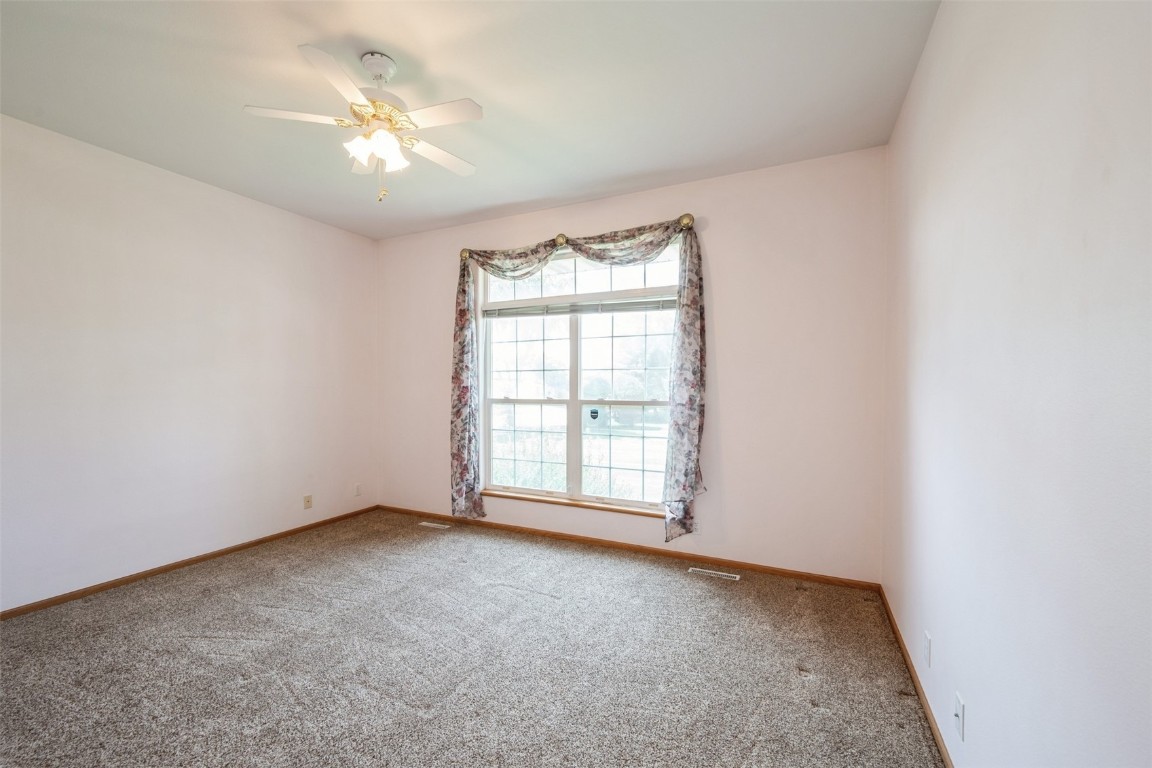 1641 Greens Way Court Cedar Rapids IA 52402
