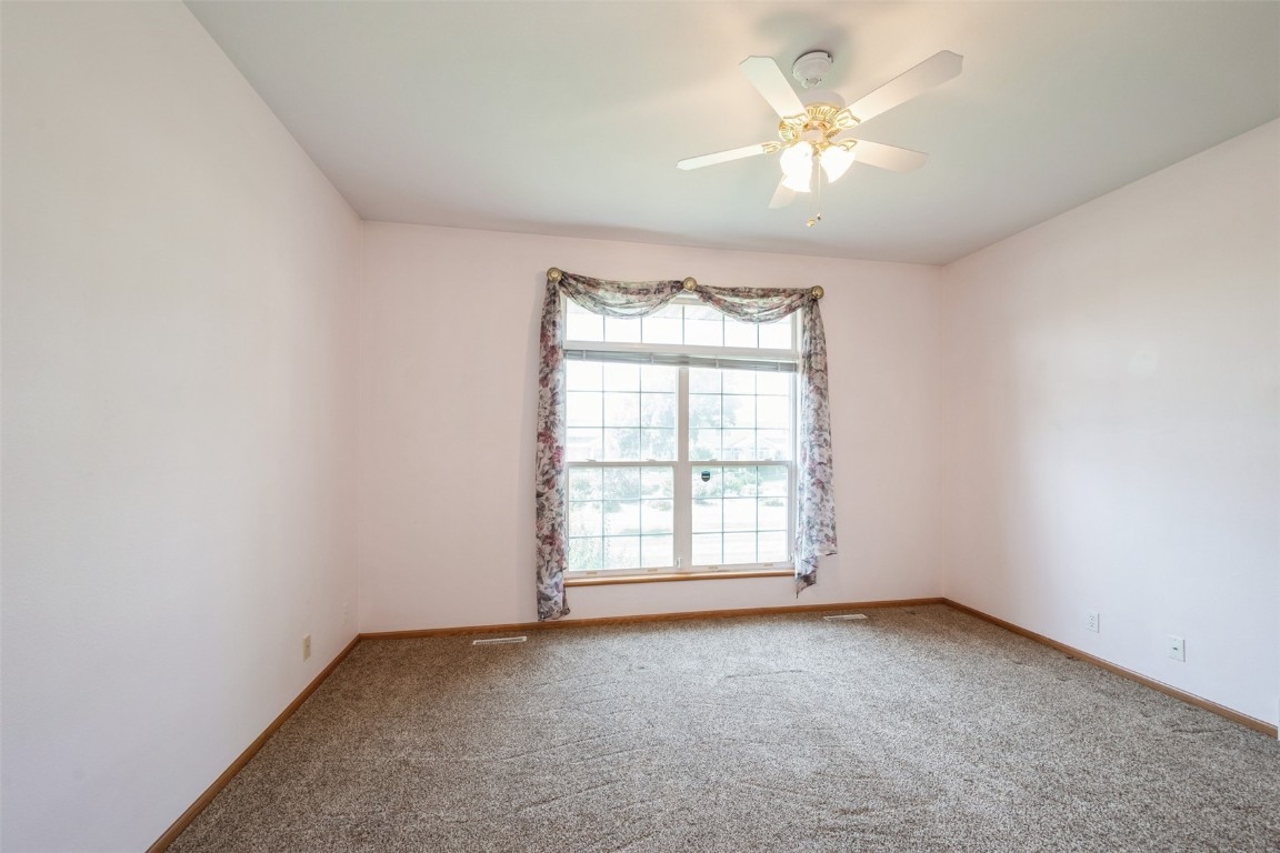 1641 Greens Way Court Cedar Rapids IA 52402