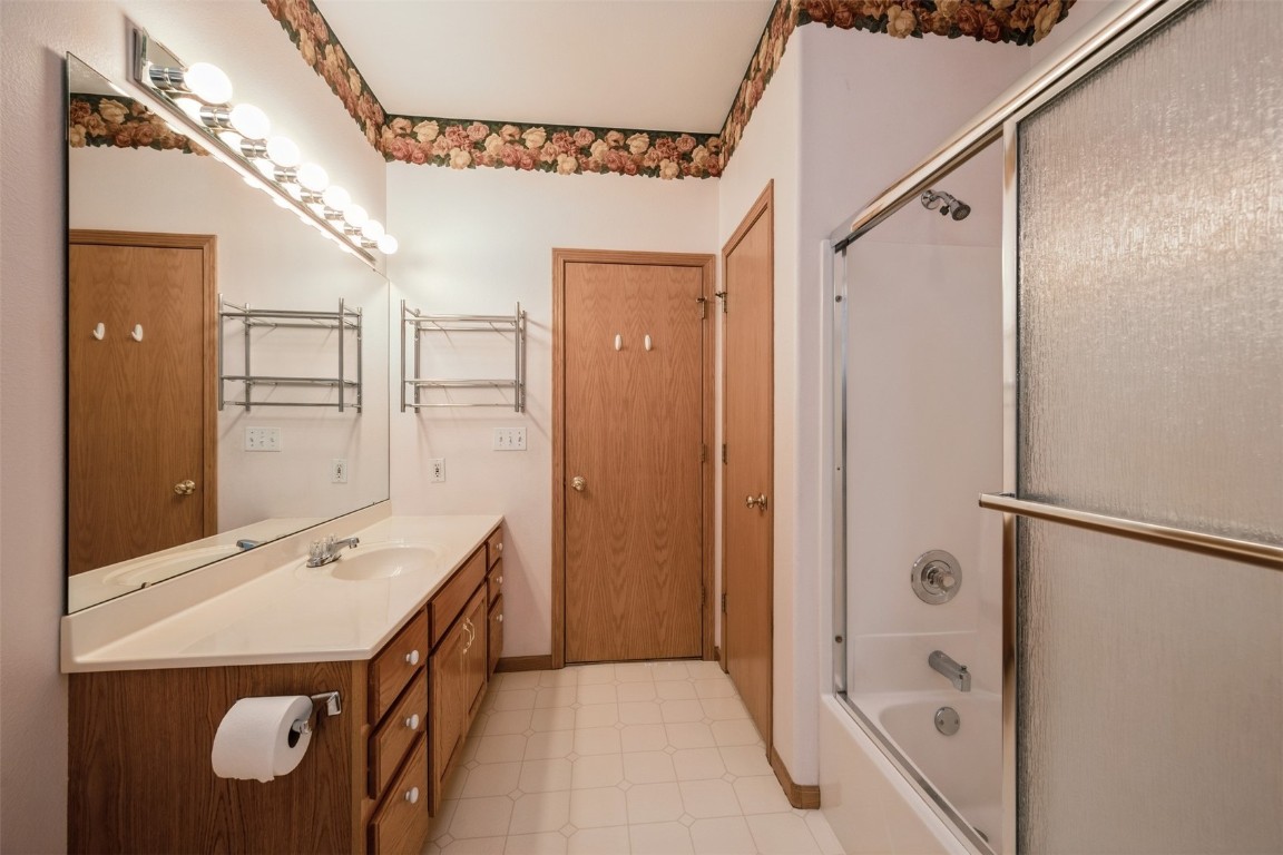 1641 Greens Way Court Cedar Rapids IA 52402