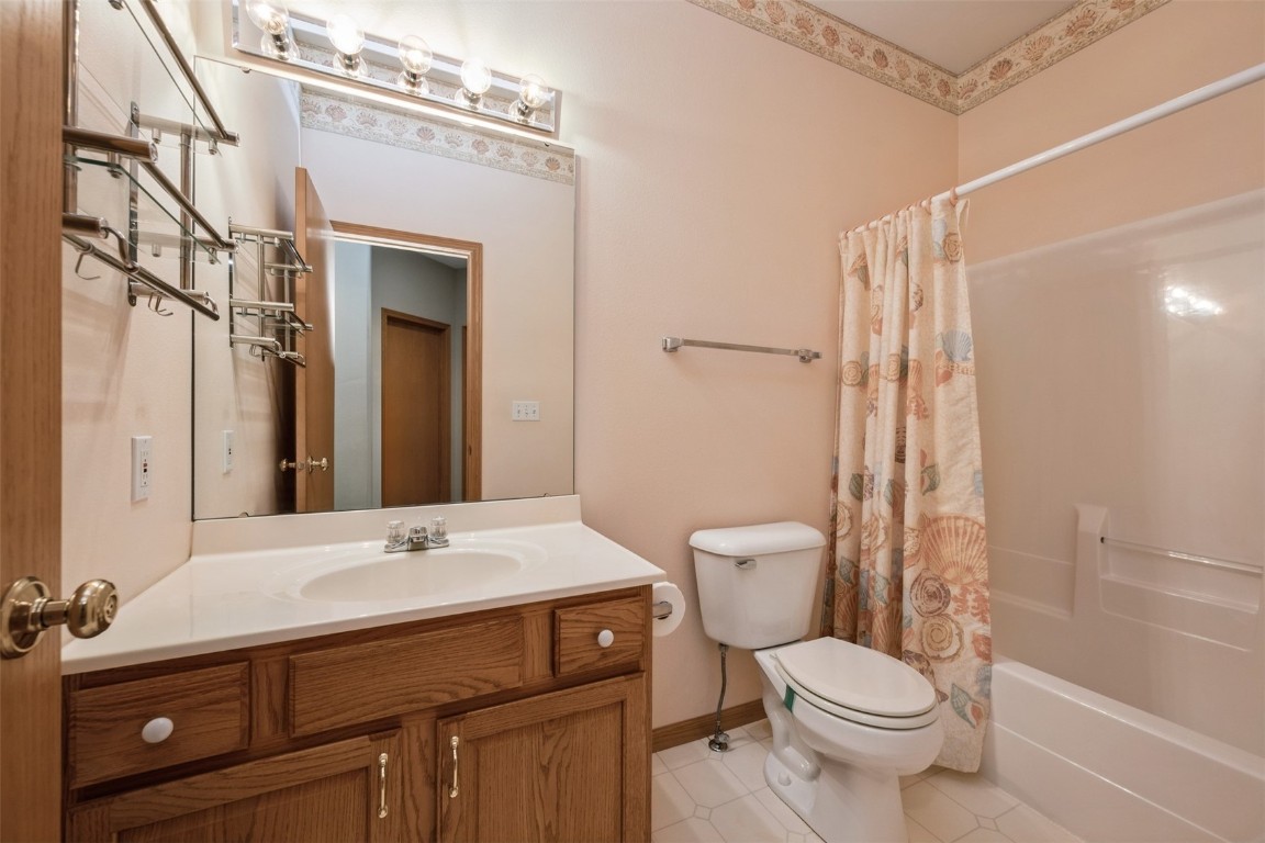 1641 Greens Way Court Cedar Rapids IA 52402