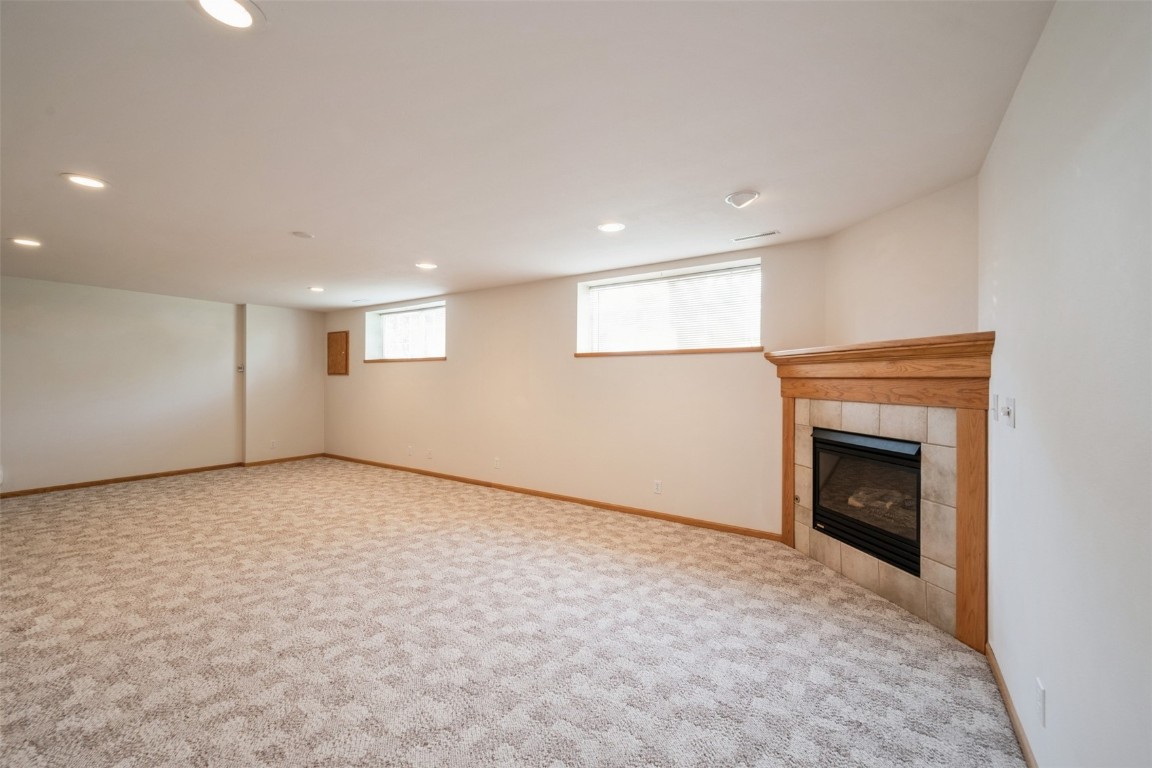 1641 Greens Way Court Cedar Rapids IA 52402