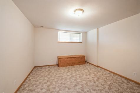 1641 Greens Way Court Cedar Rapids IA 52402