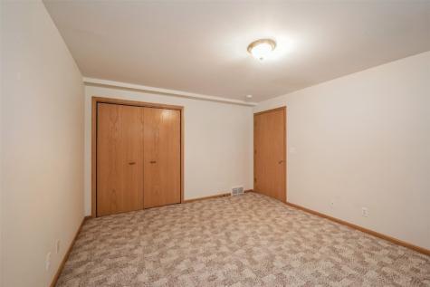 1641 Greens Way Court Cedar Rapids IA 52402