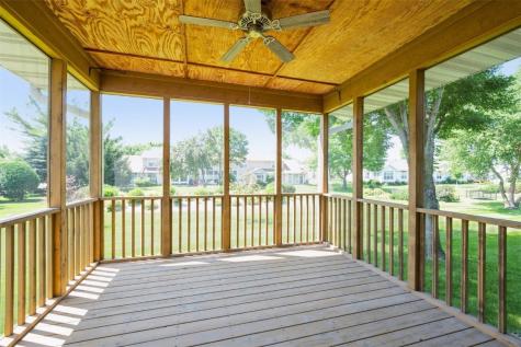 1641 Greens Way Court Cedar Rapids IA 52402