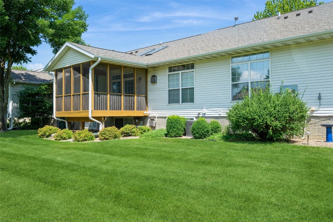 1641 Greens Way Court Cedar Rapids IA 52402