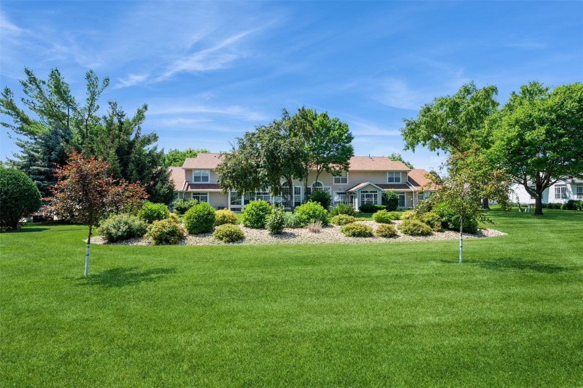 1641 Greens Way Court Cedar Rapids IA 52402