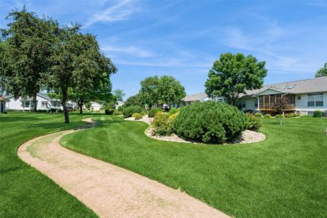 1641 Greens Way Court Cedar Rapids IA 52402