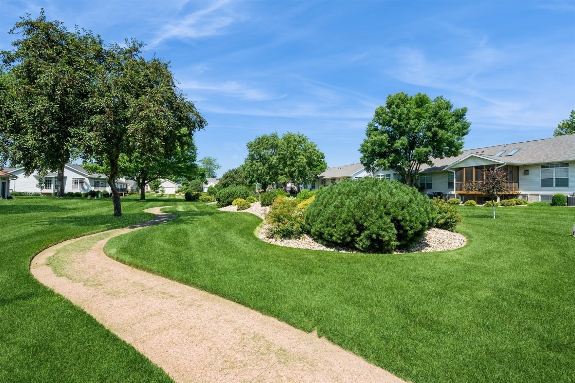 1641 Greens Way Court Cedar Rapids IA 52402