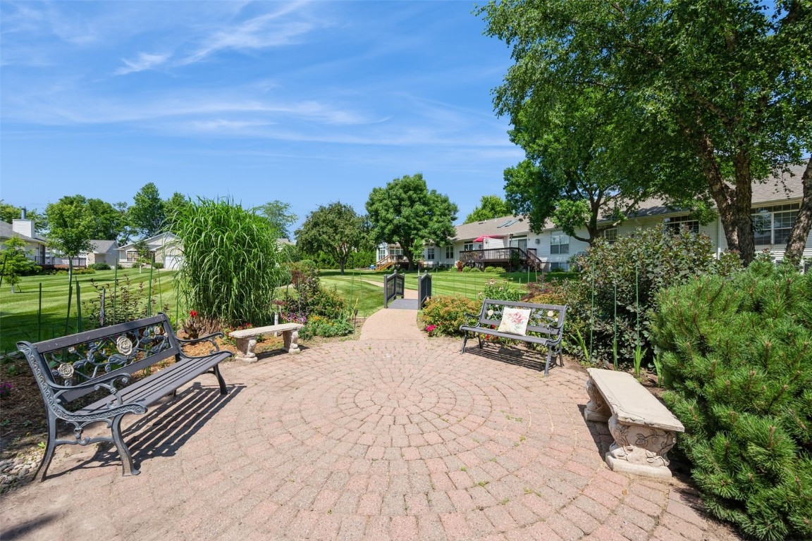 1641 Greens Way Court Cedar Rapids IA 52402