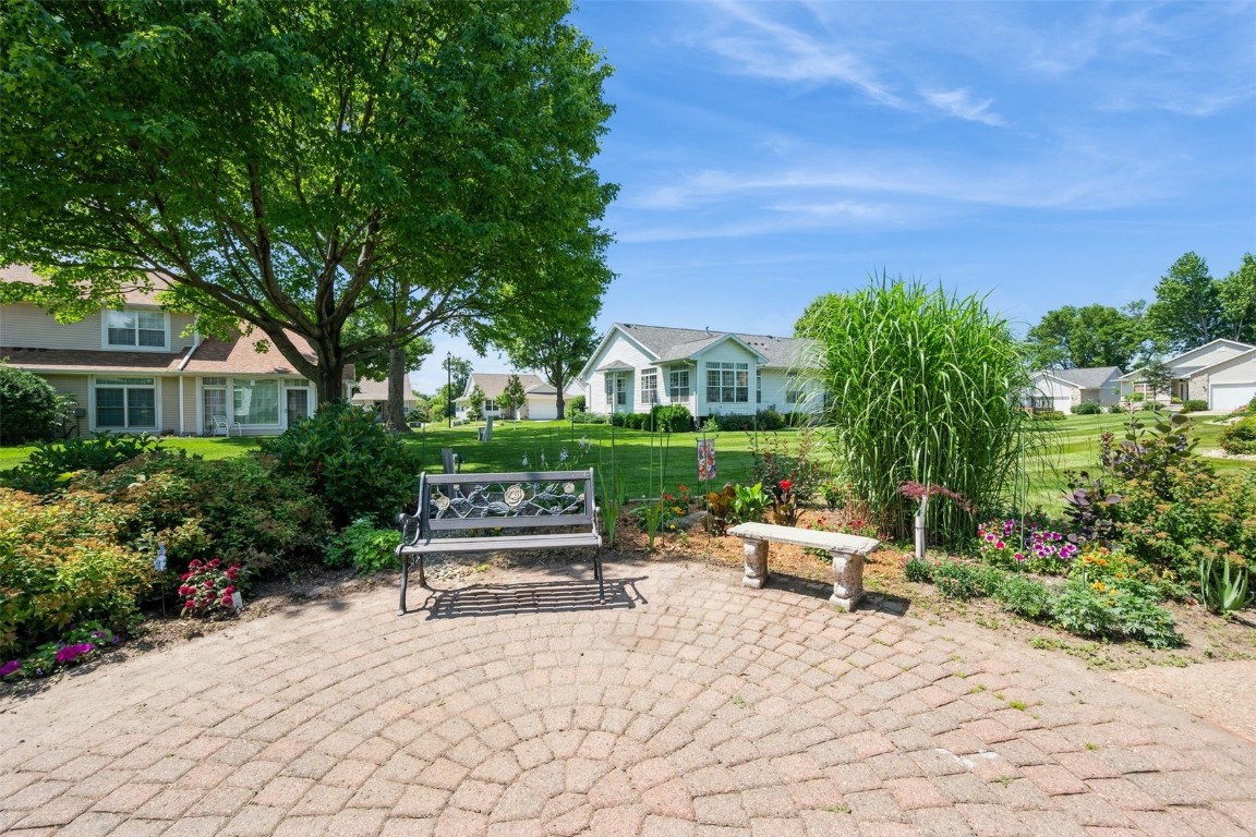 1641 Greens Way Court Cedar Rapids IA 52402