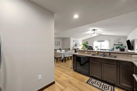 7413 Summerset Avenue NE Cedar Rapids IA 52402