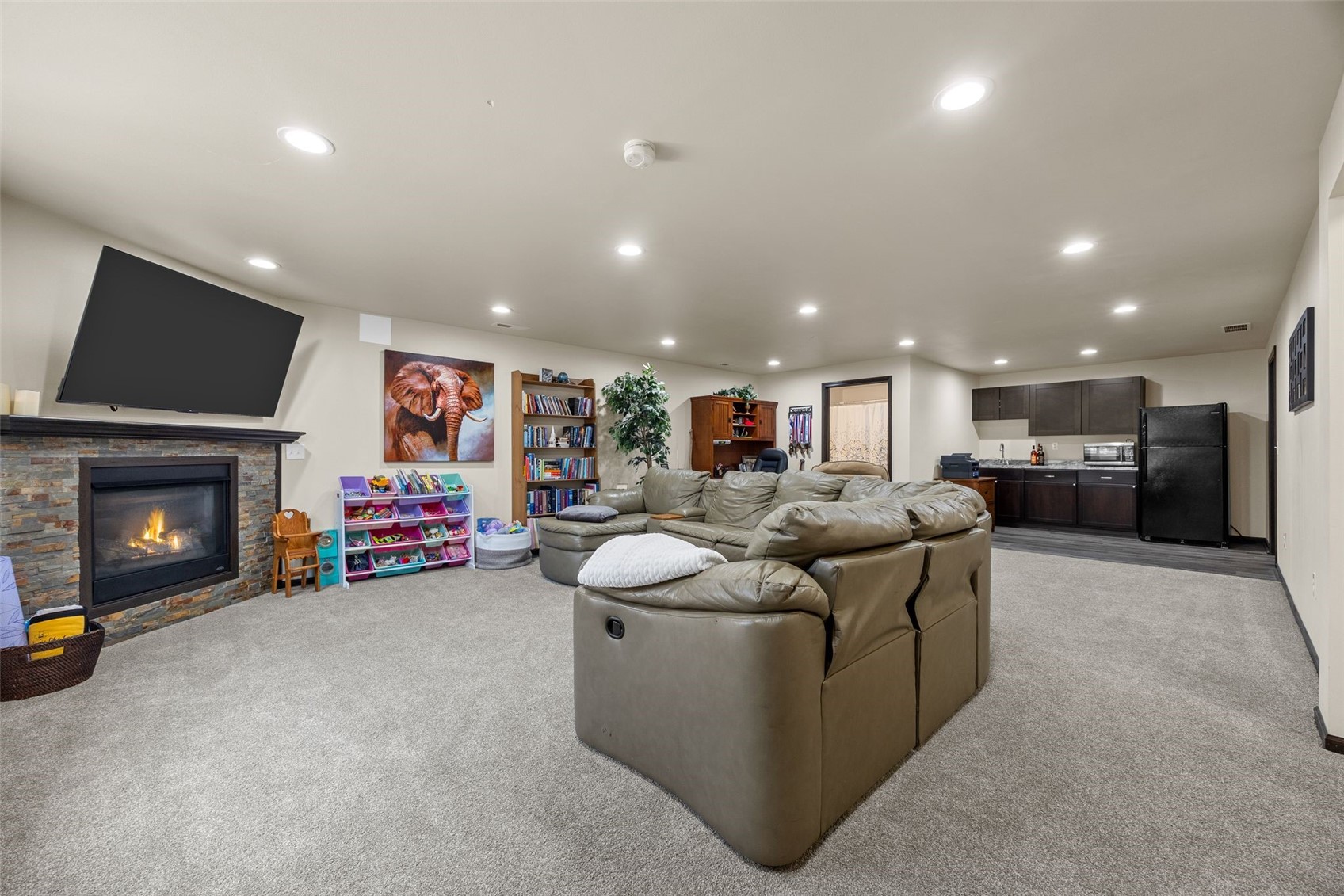 7413 Summerset Avenue NE Cedar Rapids IA 52402