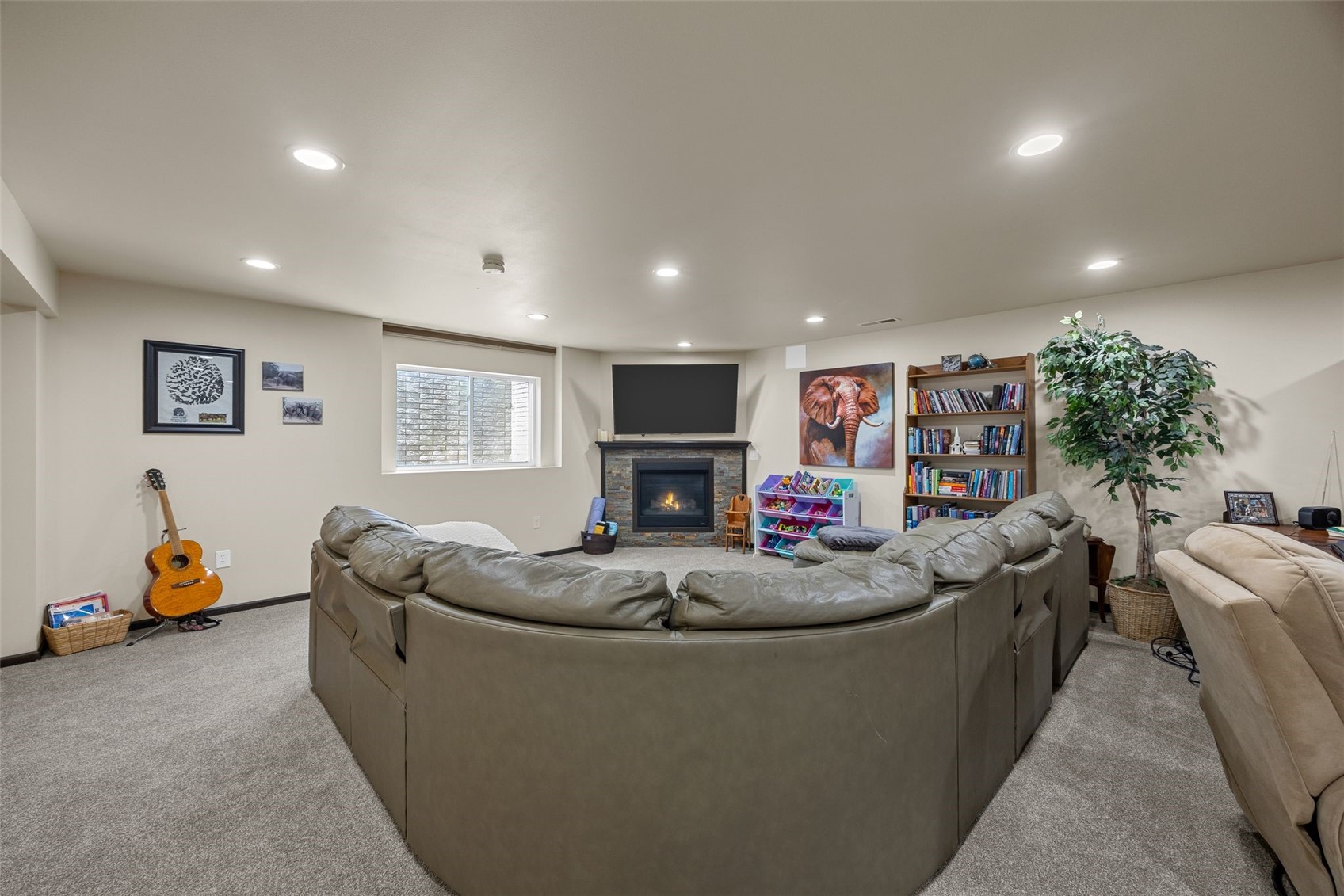 7413 Summerset Avenue NE Cedar Rapids IA 52402