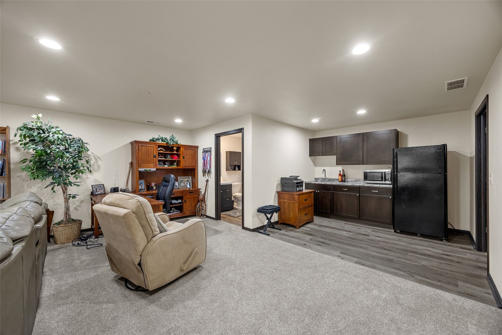 7413 Summerset Avenue NE Cedar Rapids IA 52402