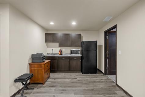 7413 Summerset Avenue NE Cedar Rapids IA 52402