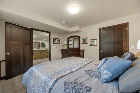 7413 Summerset Avenue NE Cedar Rapids IA 52402