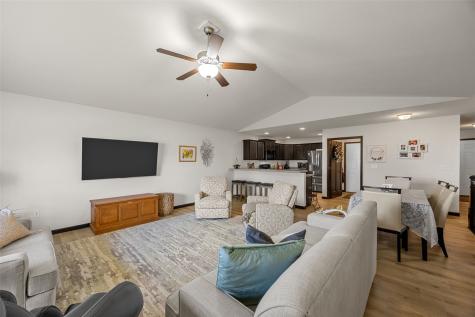7413 Summerset Avenue NE Cedar Rapids IA 52402