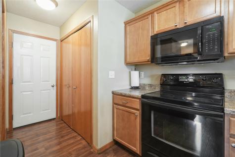 2208 49th Street Marion IA 52302