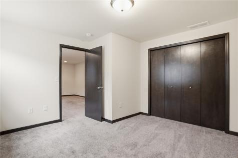 904 Crescent View NE Cedar Rapids IA 52402