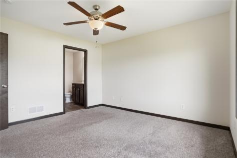 904 Crescent View NE Cedar Rapids IA 52402