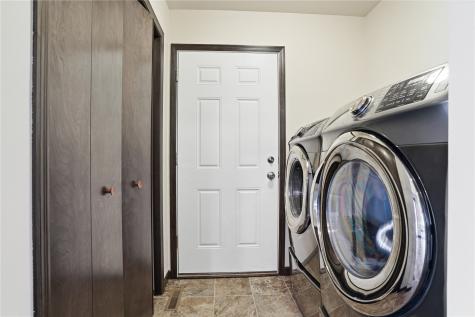 904 Crescent View NE Cedar Rapids IA 52402