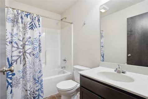 904 Crescent View NE Cedar Rapids IA 52402