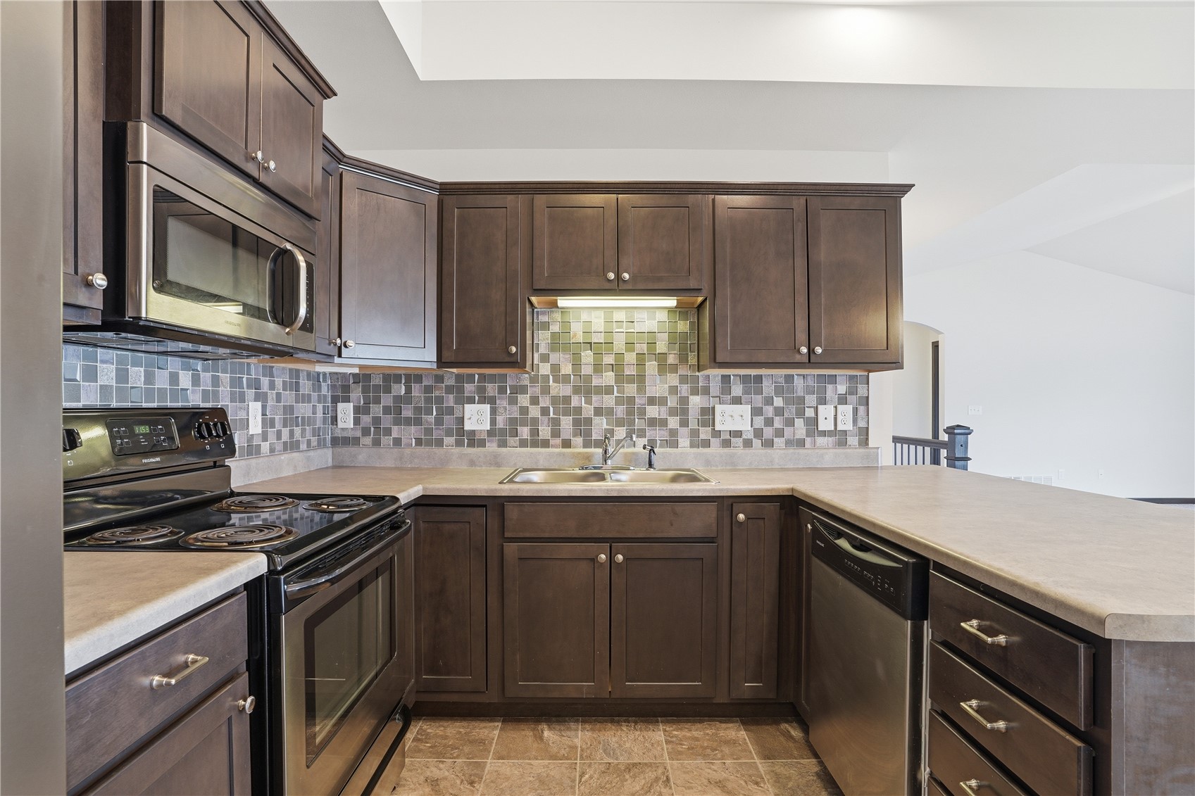 904 Crescent View NE Cedar Rapids IA 52402