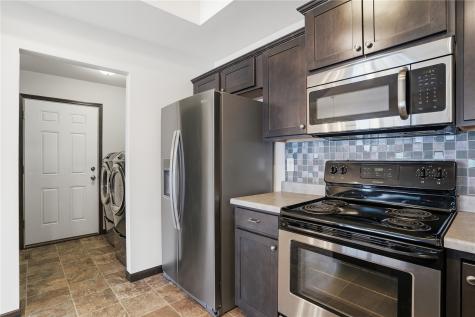 904 Crescent View NE Cedar Rapids IA 52402