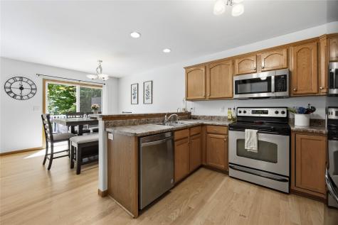 452 N Mckenzie Lane North Liberty IA 52317