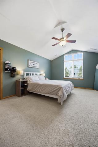 452 N Mckenzie Lane North Liberty IA 52317