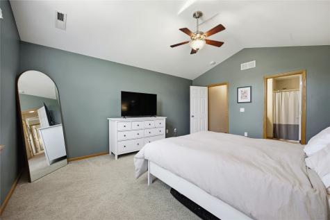 452 N Mckenzie Lane North Liberty IA 52317
